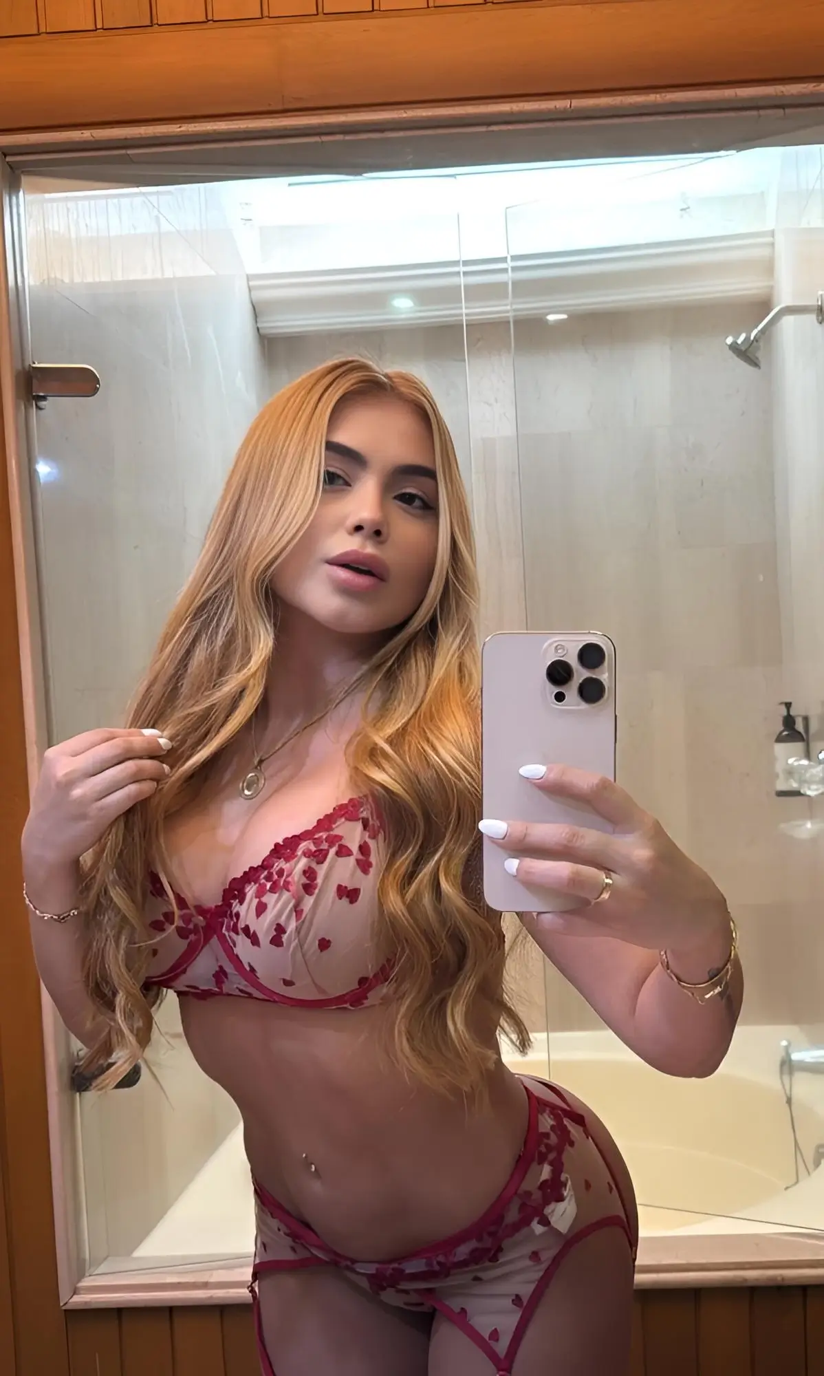 Heaven Aruba Available Escort - Manuela